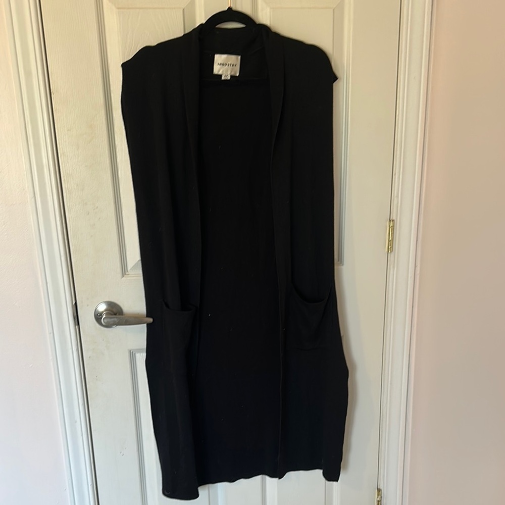 Black Sleeveless Sweater Vest